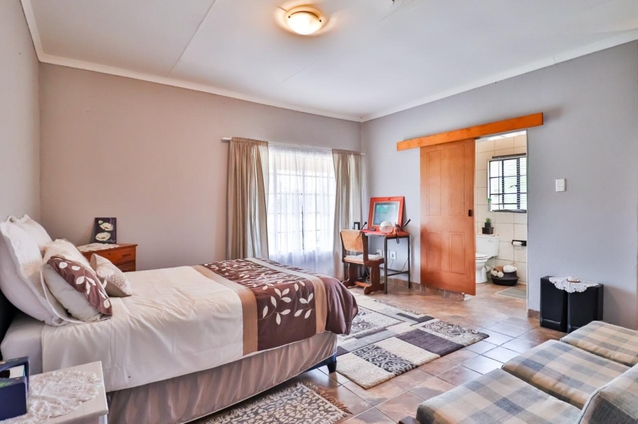 5 Bedroom Property for Sale in Donkerhoek A H North West